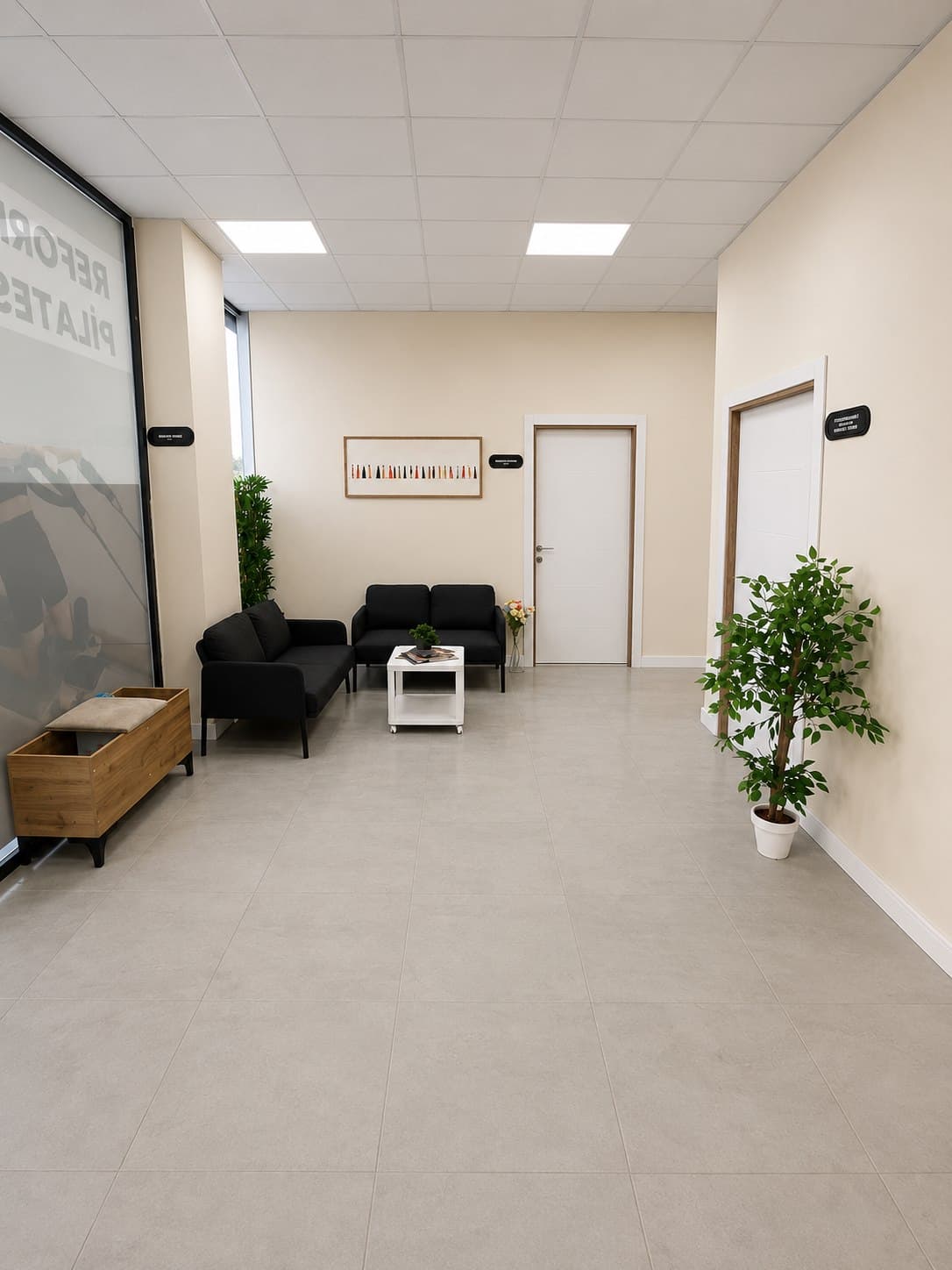 Bekleme salonu oturma alanı